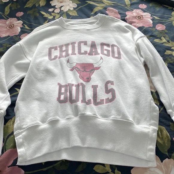Abercrombie Chicago Bulls Sweater